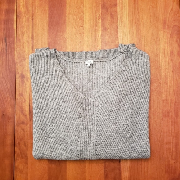 Kismet Deep V Grey Sweater size XXL - Picture 8 of 13